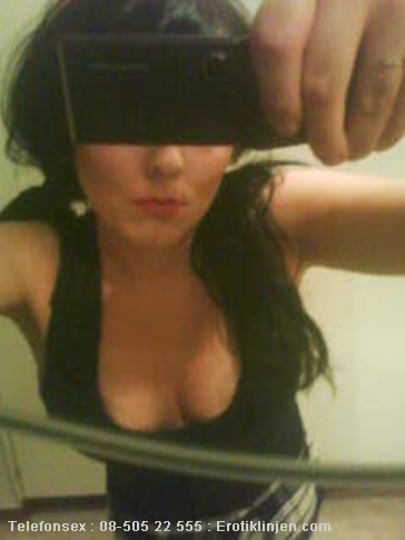 Telefonsex beskrivning: Sexig tjej f�r sk�n telefonsex som g�r dig k�t :)