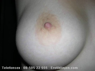 Telefonsex beskrivning: Mina br�stv�rtor styvnar n�r jag t�nker p� dig