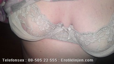 Mimsan Telefonsex beskrivning: Lek och ta hand om mina br�st.