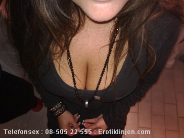 Telesex beskrivning: V�ntar p� att du ska spruta din sperma i mitt ansikte. Facial cumshot :).
