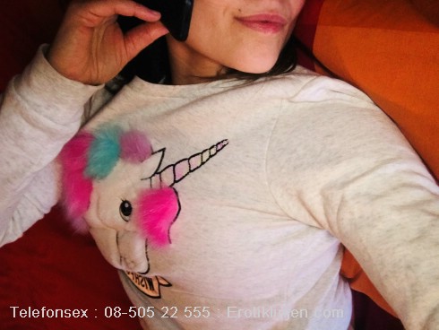 Telefonsex med Roxy Roxy Telefonsex beskrivning: hej daddy..pullar min fitta just nu