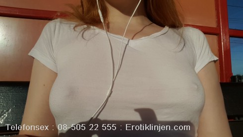 Telefonsex med Emelie Emelie Telefonsex beskrivning: