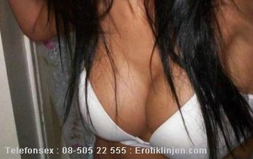 Telefonsex med Lorena Lorena Telefonsex beskrivning: Mina bröst är väldigt fasta, älskar när du nafsar i mina bröstvårtor