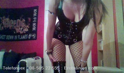 Telefonsex med Caroline Caroline Telefonsex beskrivning: Jag kan vara en läderklädd dominatrix också med den rätta känslan för lust och obehag hihi♡